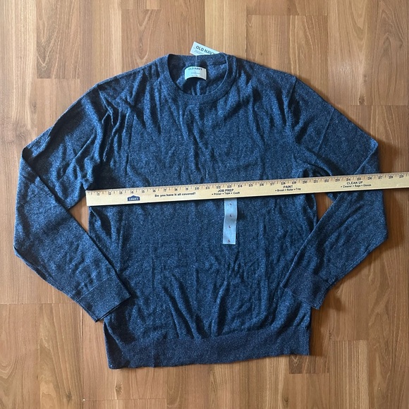 NWT Old Navy Sweater size L π - Picture 2 of 6